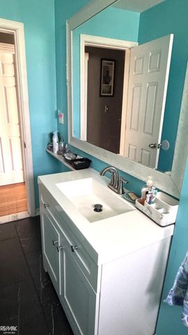 21707 Timberidge Street, St Clair Shores, MI 48082