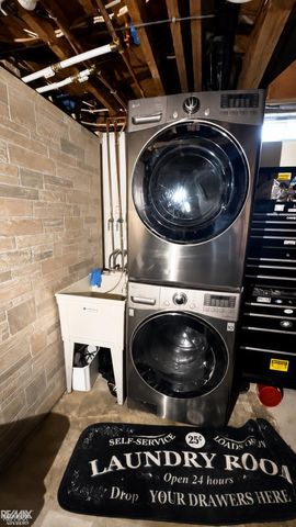 21707 Timberidge Street, St Clair Shores, MI 48082