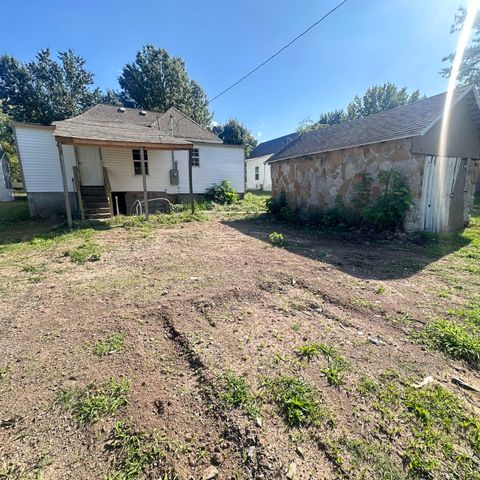 508 3rd Street, Monett, MO 65708