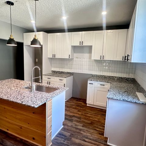 508 3rd Street, Monett, MO 65708