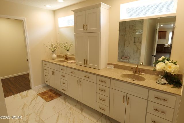 206 Eagles Point East Street E, Lima, OH 45805