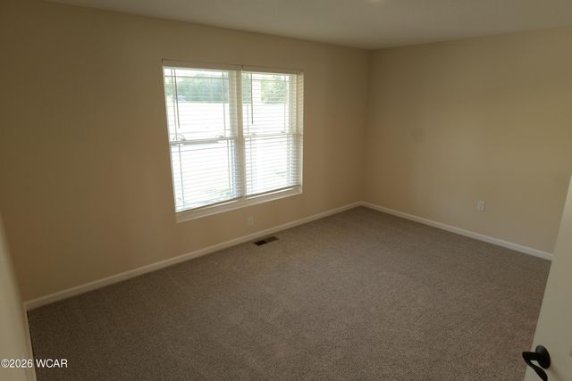 206 Eagles Point East Street E, Lima, OH 45805