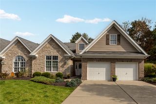 537 HUNTCLUB DRIVE, North Strabane, PA 15317