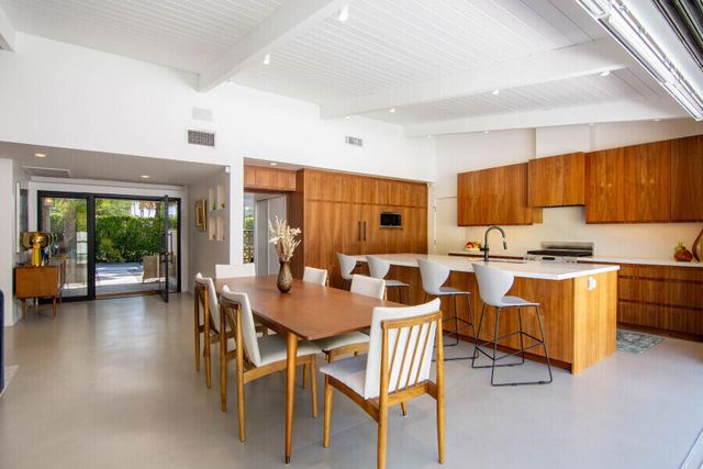 819 N High Road, Palm Springs, CA 92262