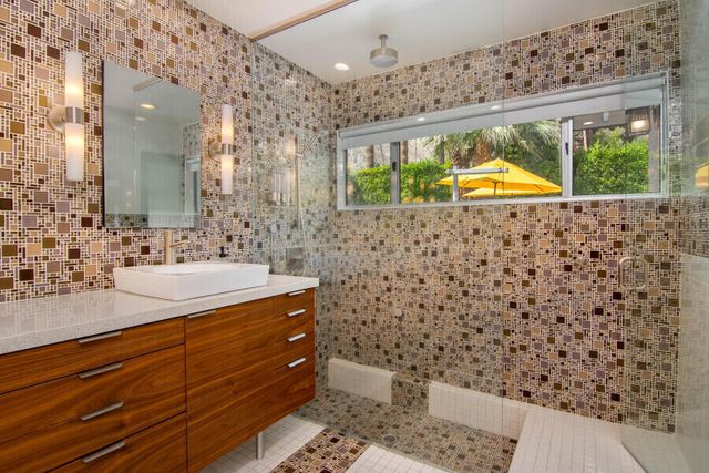 819 N High Road, Palm Springs, CA 92262