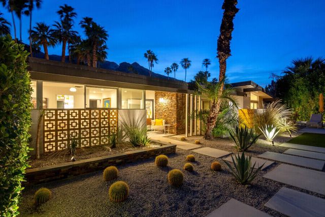 819 N High Road, Palm Springs, CA 92262
