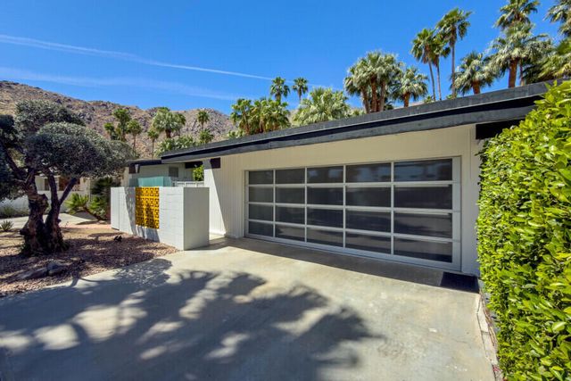 819 N High Road, Palm Springs, CA 92262
