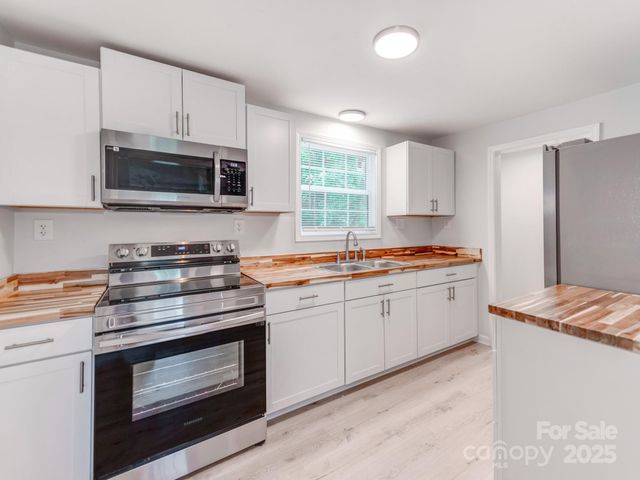 681 Hiddenite Church Road, Hiddenite, NC 28636