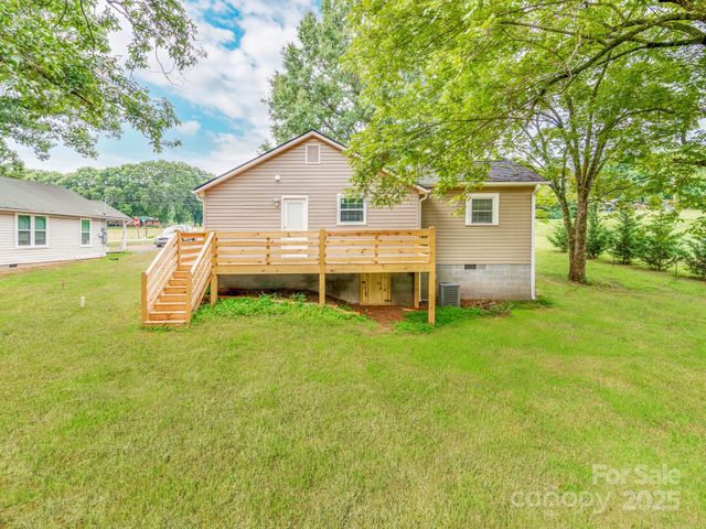 681 Hiddenite Church Road, Hiddenite, NC 28636