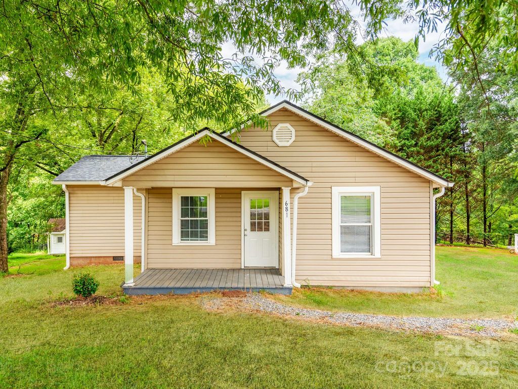 681 Hiddenite Church Road, Hiddenite, NC 28636
