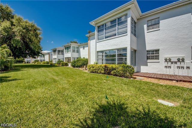 7019 Cedarhurst DR 2, Fort Myers, FL 33919
