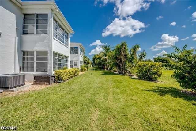 7019 Cedarhurst DR 2, Fort Myers, FL 33919