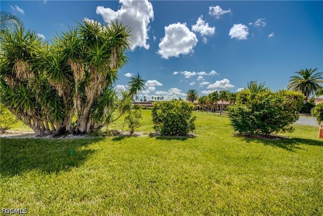 7019 Cedarhurst DR 2, Fort Myers, FL 33919