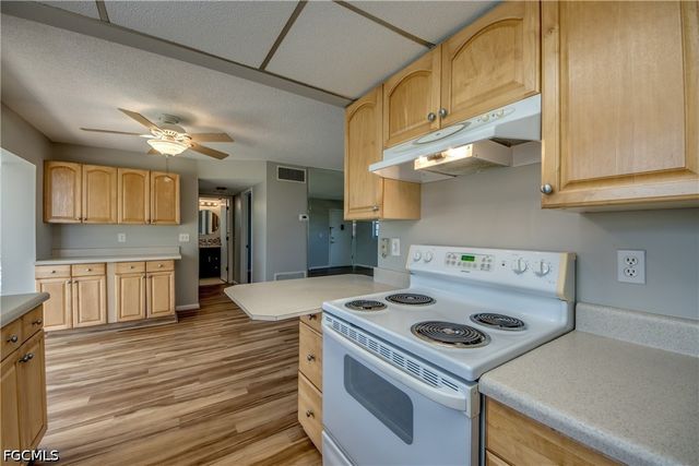 7019 Cedarhurst DR 2, Fort Myers, FL 33919