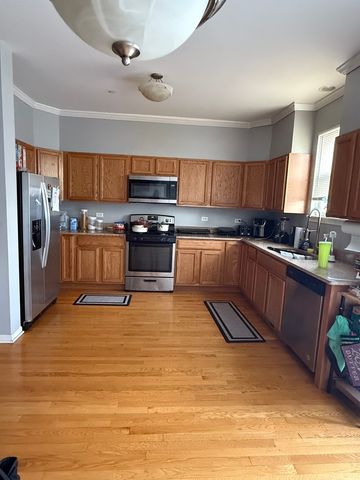 5241 W Galewood Avenue, Chicago, IL 60639