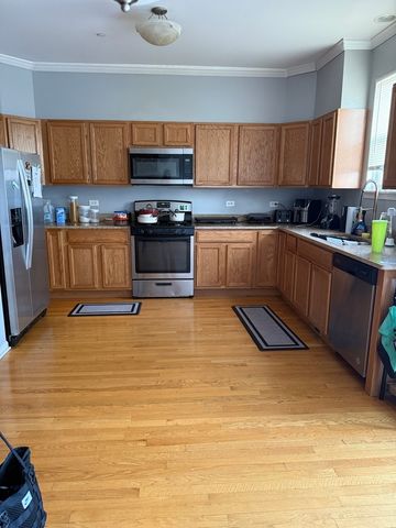 5241 W Galewood Avenue, Chicago, IL 60639