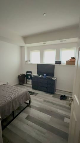 5241 W Galewood Avenue, Chicago, IL 60639