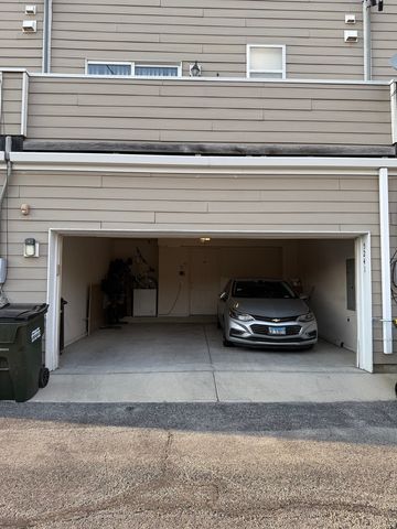 5241 W Galewood Avenue, Chicago, IL 60639