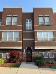 5241 W Galewood Avenue, Chicago, IL 60639