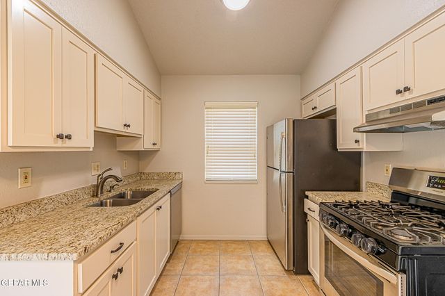 2129 LAKE VICTORIA Drive A, El Paso, TX 79936