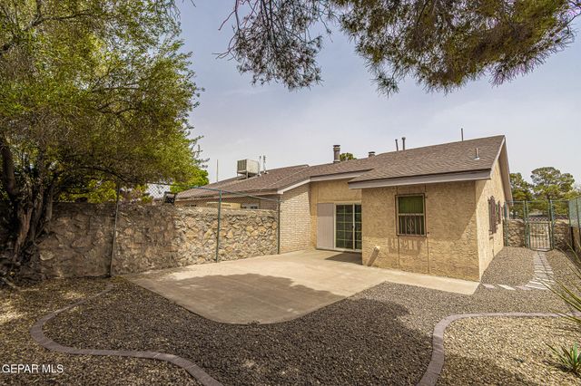 2129 LAKE VICTORIA Drive A, El Paso, TX 79936