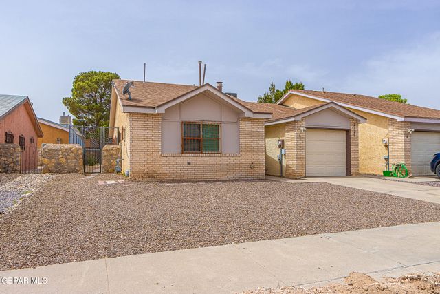2129 LAKE VICTORIA Drive A, El Paso, TX 79936