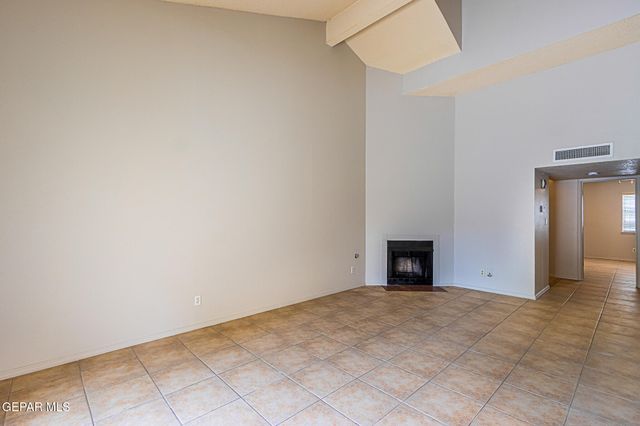 2129 LAKE VICTORIA Drive A, El Paso, TX 79936