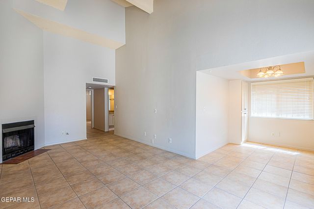 2129 LAKE VICTORIA Drive A, El Paso, TX 79936