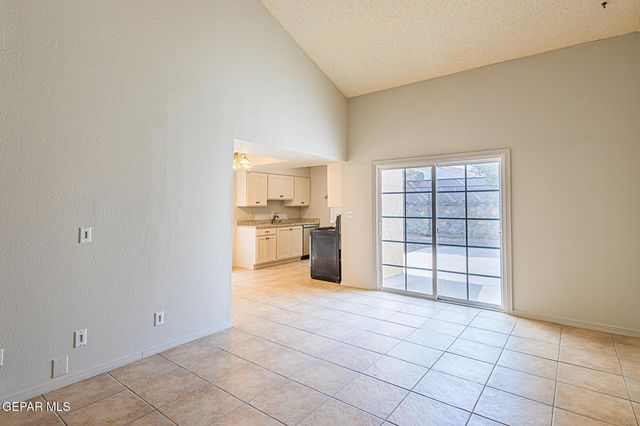 2129 LAKE VICTORIA Drive A, El Paso, TX 79936