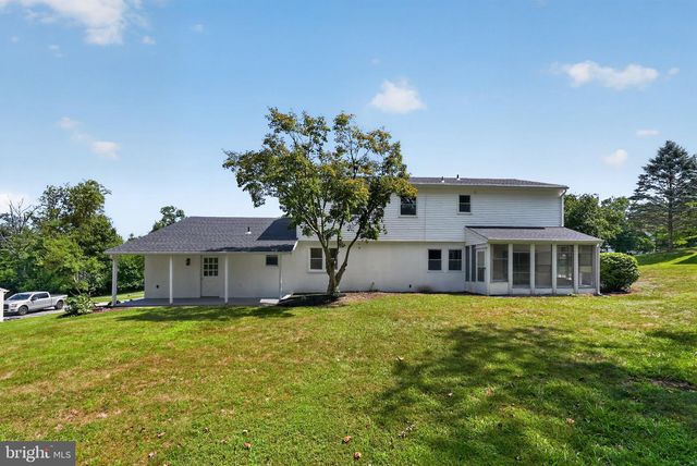 207 SYLVAN DR, Pottstown, PA 19465