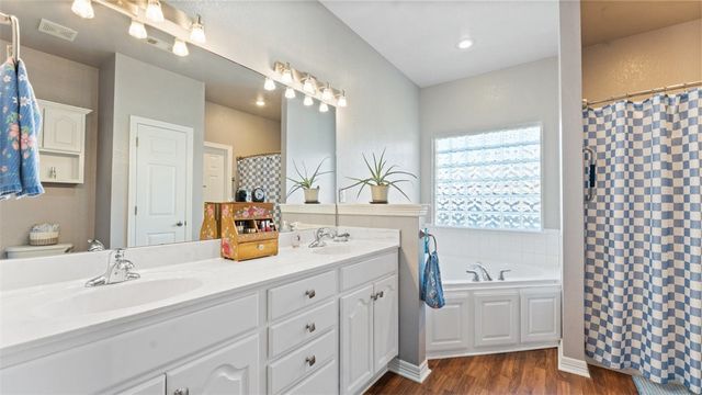 738 Buckhead Avenue, Springdale, AR 72764