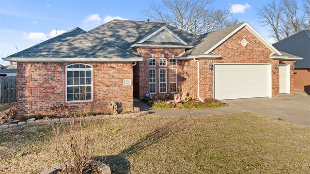 738 Buckhead Avenue, Springdale, AR 72764