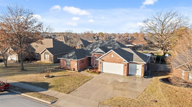 738 Buckhead Avenue, Springdale, AR 72764