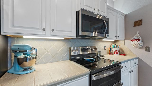 738 Buckhead Avenue, Springdale, AR 72764