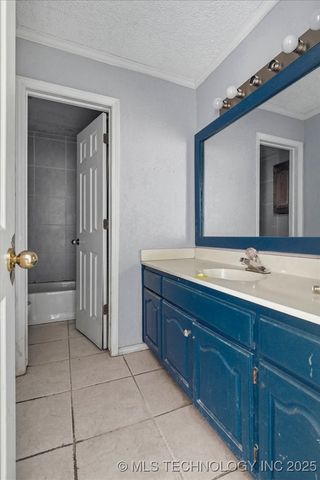 1812 N Butternut Avenue, Broken Arrow, OK 74012