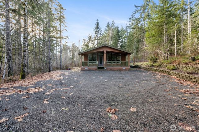 150 N Beaver Drive, Hoodsport, WA 98548