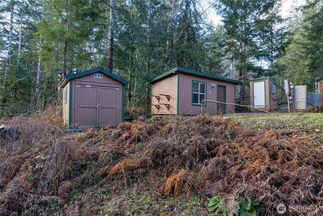 150 N Beaver Drive, Hoodsport, WA 98548