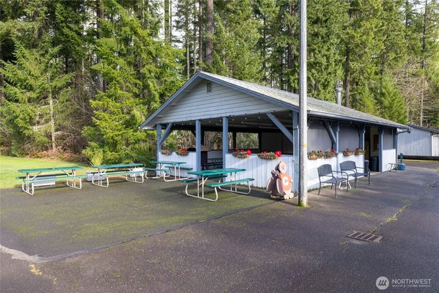 150 N Beaver Drive, Hoodsport, WA 98548