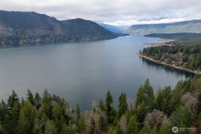 150 N Beaver Drive, Hoodsport, WA 98548