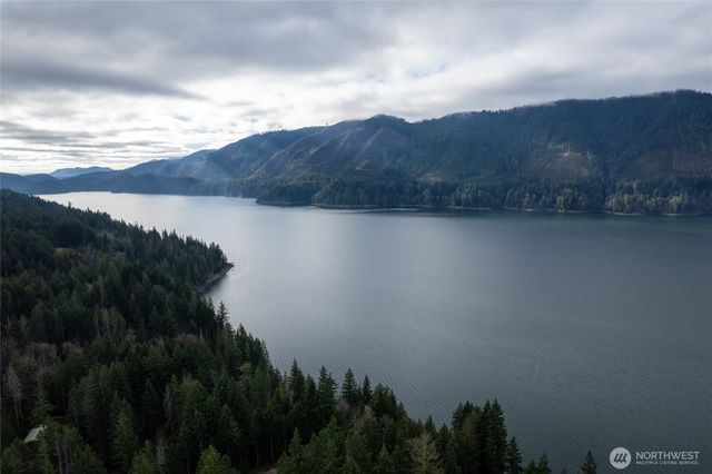 150 N Beaver Drive, Hoodsport, WA 98548