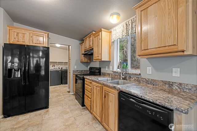 150 N Beaver Drive, Hoodsport, WA 98548