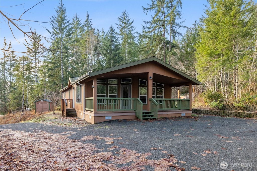 150 N Beaver Drive, Hoodsport, WA 98548