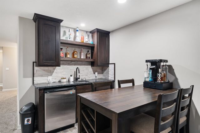 1230 N Spring Ridge Dr, Derby, KS 67037