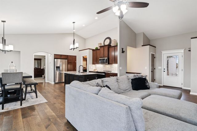 1230 N Spring Ridge Dr, Derby, KS 67037