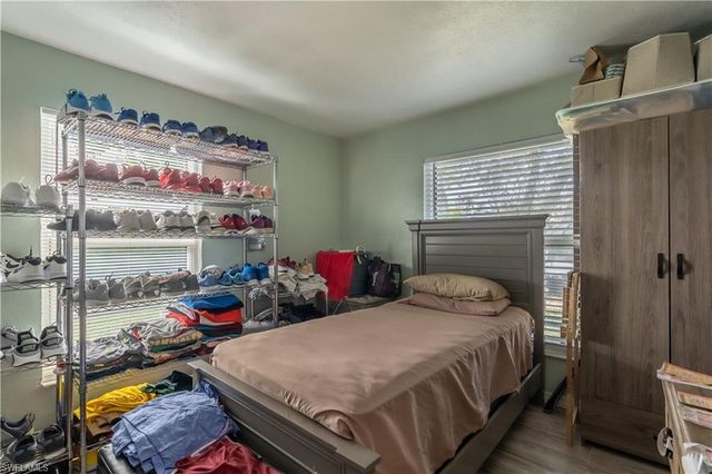 1360 5th AVE N, Naples, FL 34102