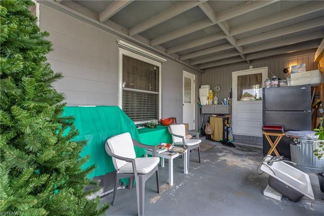 1360 5th AVE N, Naples, FL 34102