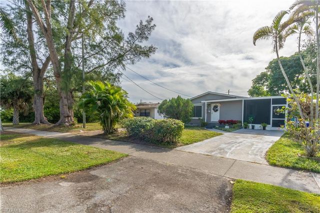 1360 5th AVE N, Naples, FL 34102