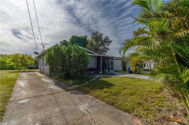 1360 5th AVE N, Naples, FL 34102