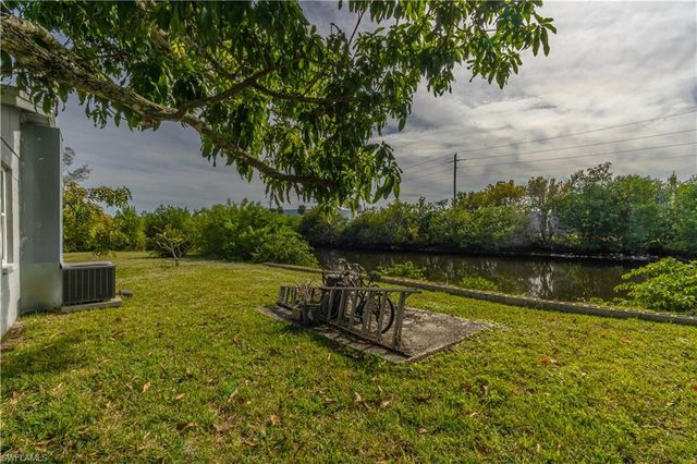1360 5th AVE N, Naples, FL 34102