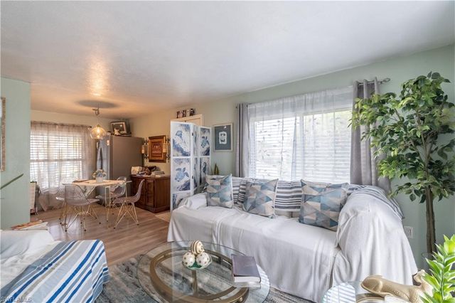 1360 5th AVE N, Naples, FL 34102